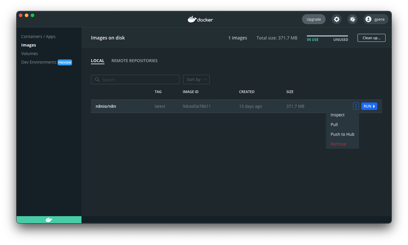 Docker Desktop 镜像标签页，行的右键菜单已打开，其中包含 Pull 选项